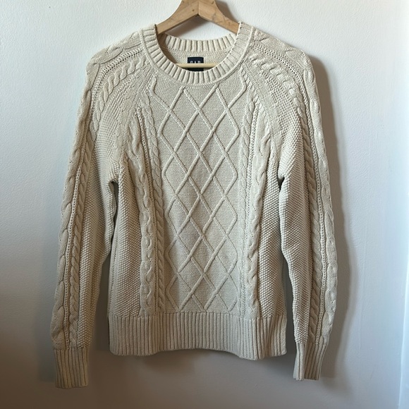 Gap women’s cable knit sweater - Picture 1 of 2